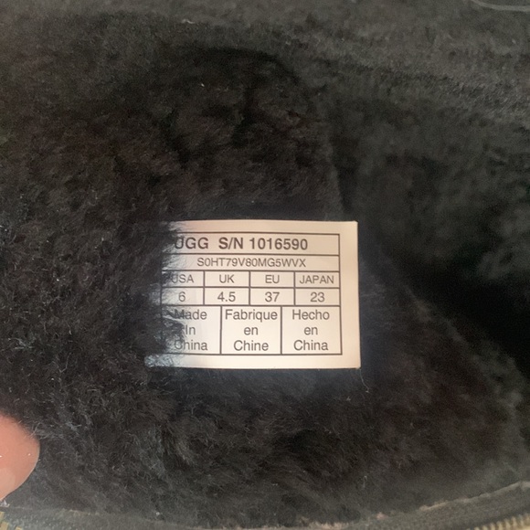 Classic zip up UGGS - Picture 5 of 6